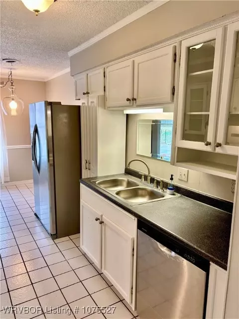 Kitchen - 1414 12th Cir, Barling, AR 72923 photo 4 of 4
