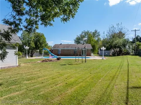 Exterior - 1414 12th Cir, Barling, AR 72923 photo 6 of 12