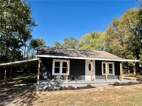 205 N Williams St, Ozark, AR 72949