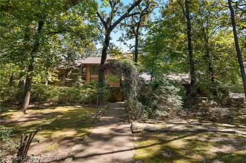10413 Stoneleige St, Fort Smith, AR 72908