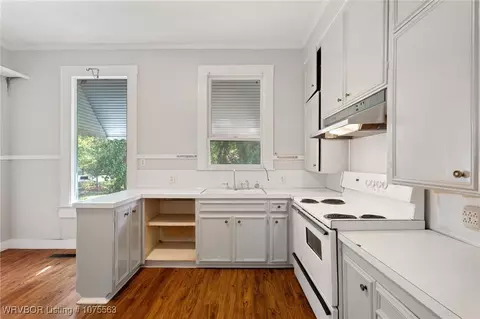 Kitchen - 1209 39th St, Fort Smith, AR 72904 photo 3 of 3