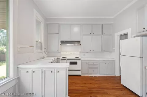 Kitchen - 1209 39th St, Fort Smith, AR 72904 photo 1 of 3