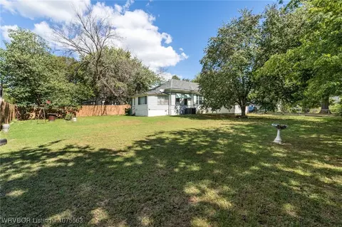Exterior - 1209 39th St, Fort Smith, AR 72904 photo 3 of 9