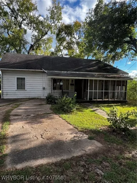 1104 Main St, Paris, AR 72855