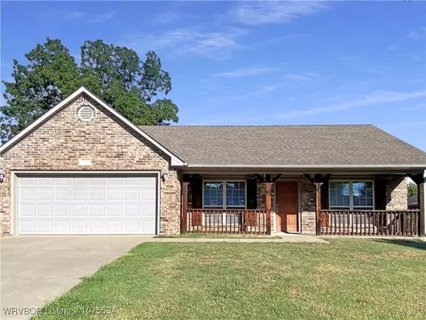 1806 Kalei Ln, Van Buren, AR 72956
