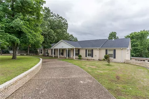3220 Cliff Dr, Fort Smith, AR 72903 photo 2