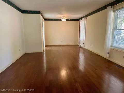 Living - 6724 Riviera Dr, Fort Smith, AR 72903 photo 3 of 5