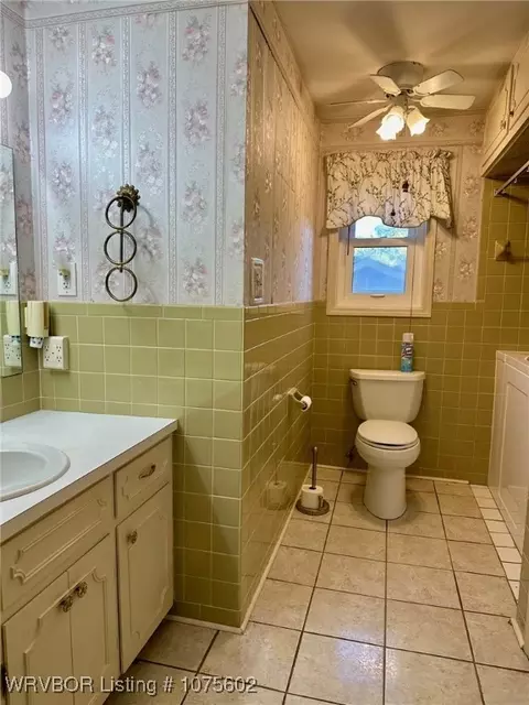 Bath - 6724 Riviera Dr, Fort Smith, AR 72903 photo 2 of 5
