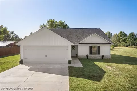 1217 W Red Hill St, Dyer, AR 72935