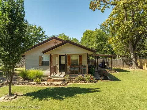 711 S Elm St, Sallisaw, OK 74955
