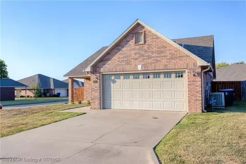 8217 Huntington Way, Fort Smith, AR 72903 photo 3