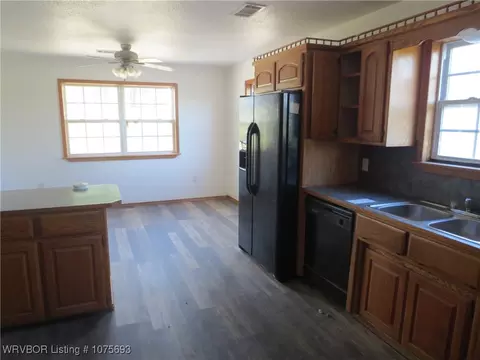 1024 Logan St, Altus, AR 72821 photo 5