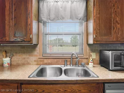 Kitchen - 40343 Old Pike Rd, Howe, OK 74940 photo 2 of 2
