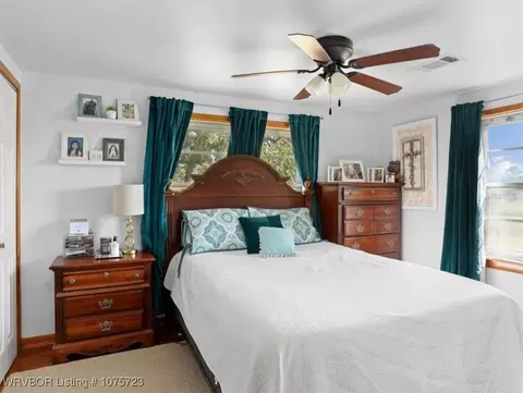 Bedroom - 40343 Old Pike Rd, Howe, OK 74940 photo 1 of 2