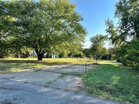 604 Grace St, Poteau, OK 74953