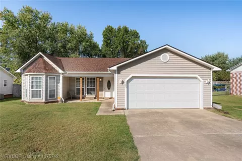 2205 Granite Cir, Van Buren, AR 72956