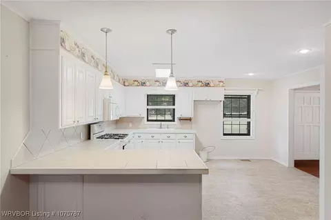 Kitchen - 2109 Highway 255, Lavaca, AR 72941 photo 3 of 3