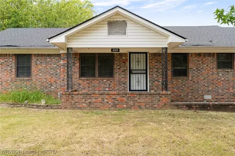 Exterior - 2109 Highway 255, Lavaca, AR 72941 photo 2 of 8