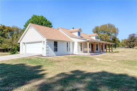 Exterior - 2027 Glen W, Fort Smith, AR 72916 photo 2 of 4