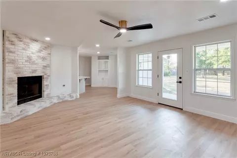 Living - 2027 Glen W, Fort Smith, AR 72916 photo 4 of 6