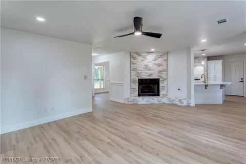 Living - 2027 Glen W, Fort Smith, AR 72916 photo 2 of 6