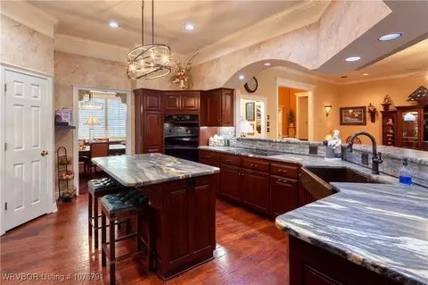 Kitchen - 4924 Oak Hollow Ln, Fort Smith, AR 72903 photo 1 of 5