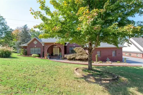 Exterior - 4924 Oak Hollow Ln, Fort Smith, AR 72903 photo 2 of 9