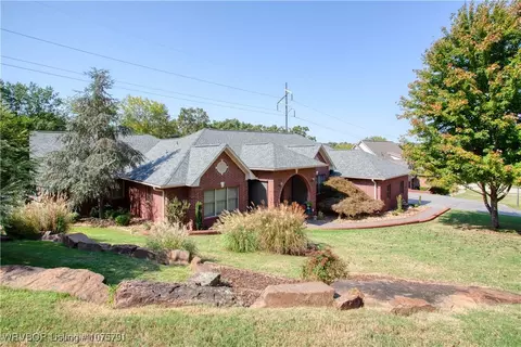 Exterior - 4924 Oak Hollow Ln, Fort Smith, AR 72903 photo 3 of 9