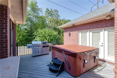 Exterior - 4924 Oak Hollow Ln, Fort Smith, AR 72903 photo 7 of 9