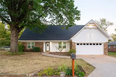 2805 S 65th St, Fort Smith, AR 72903 photo 1