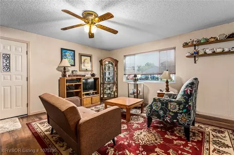Living - 3618 Wilma Ave, Fort Smith, AR 72904 photo 2 of 3
