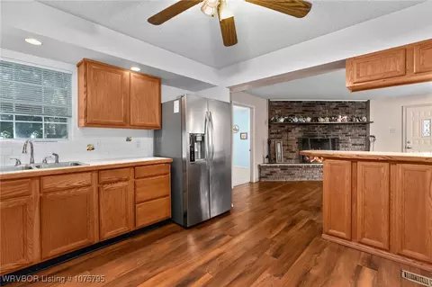 Kitchen - 3618 Wilma Ave, Fort Smith, AR 72904 photo 3 of 3