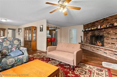 Living - 3618 Wilma Ave, Fort Smith, AR 72904 photo 1 of 3