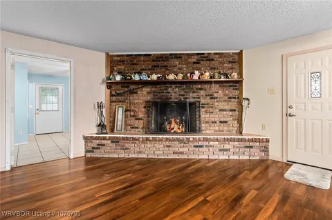 Living - 3618 Wilma Ave, Fort Smith, AR 72904 photo 3 of 3