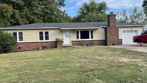 705 Martin Dr, Fort Smith, AR 72908