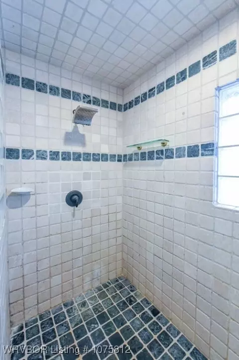 Bath - 3104 Canongate, Fort Smith, AR 72908 photo 3 of 6