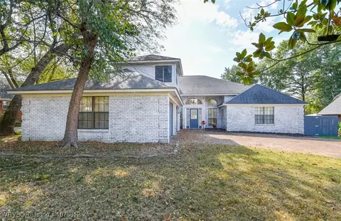 Exterior - 3104 Canongate, Fort Smith, AR 72908 photo 4 of 5