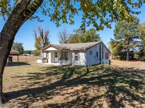 Exterior - 716 E Adams Ave, Midland, AR 72945 photo 2 of 6