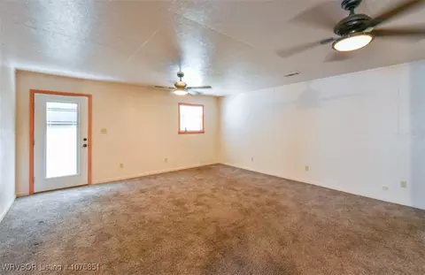 Living - 8720 Horseshoe Loop, Hackett, AR 72937 photo 1 of 2