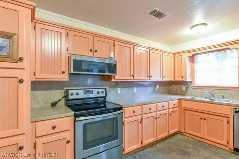 Kitchen - 8720 Horseshoe Loop, Hackett, AR 72937 photo 2 of 3
