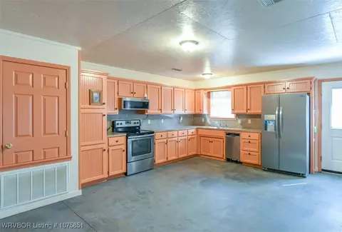 Kitchen - 8720 Horseshoe Loop, Hackett, AR 72937 photo 1 of 3