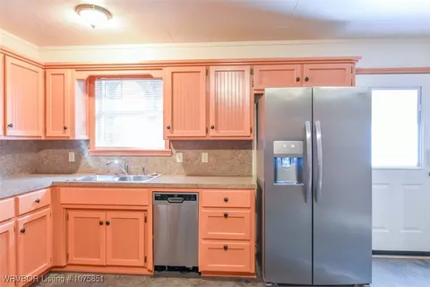 Kitchen - 8720 Horseshoe Loop, Hackett, AR 72937 photo 3 of 3
