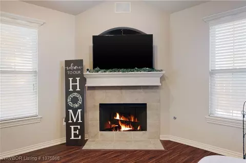 313 Skagway Ln, Barling, AR 72923 photo 5