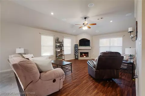 313 Skagway Ln, Barling, AR 72923 photo 8