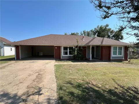 601 Ray Ln, Alma, AR 72921