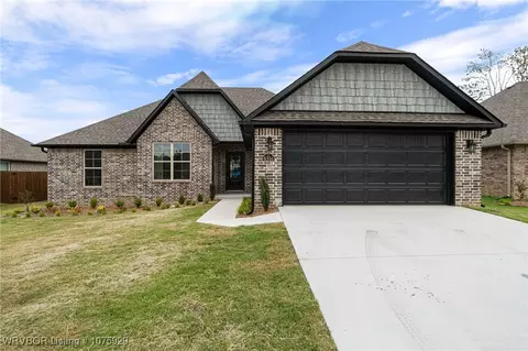 8316 Mclaren Dr, Fort Smith, AR 72916