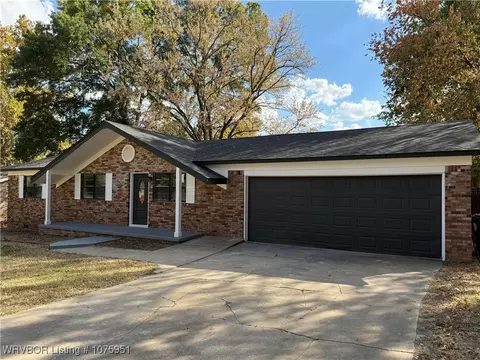 4618 S Q St, Fort Smith, AR 72903