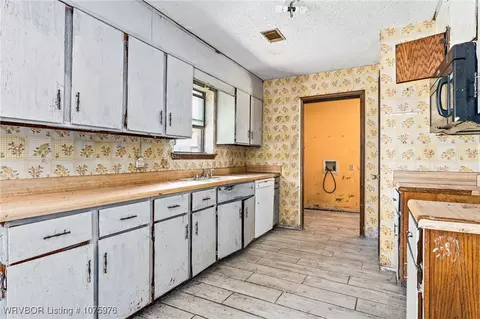 Kitchen - 3204 27th St, Fort Smith, AR 72904 photo 1 of 2