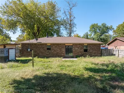 Exterior - 3204 27th St, Fort Smith, AR 72904 photo 5 of 10