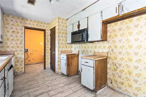 Kitchen - 3204 27th St, Fort Smith, AR 72904 photo 2 of 2